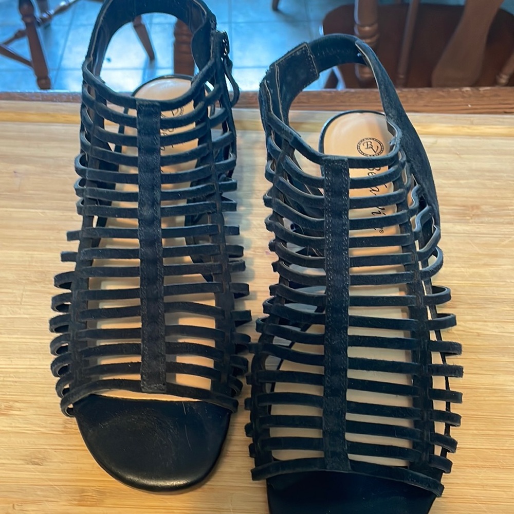 Women’s sandals